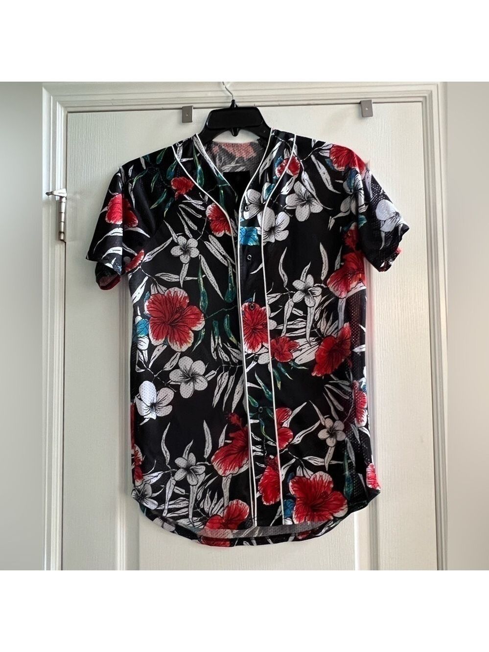 Men’s On the Byas baseball jersey. Mesh Floral print. “00” on the back. Size S